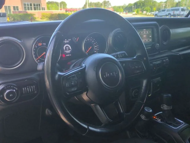 Used 2020 Gray Jeep Sport S image 31