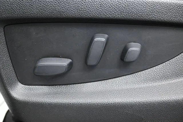 Used 2018 QUICKSILVER METALLIC GMC Denali image 11