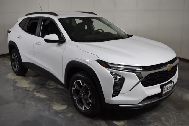 Used 2024 White Chevrolet LT image 11