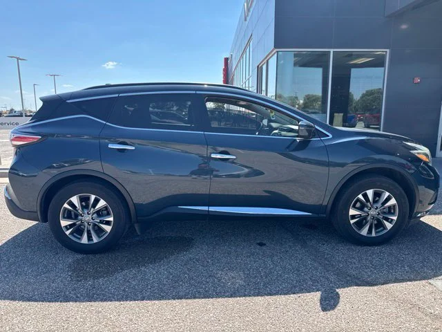 Used 2018 Blue Nissan SV image 4