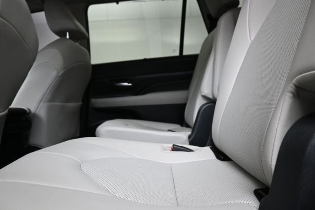 Used 2024  Toyota XLE image 11