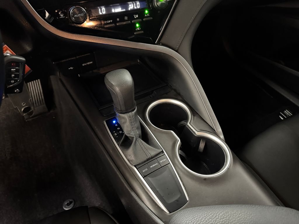 Used 2024 Ice Toyota LE image 23