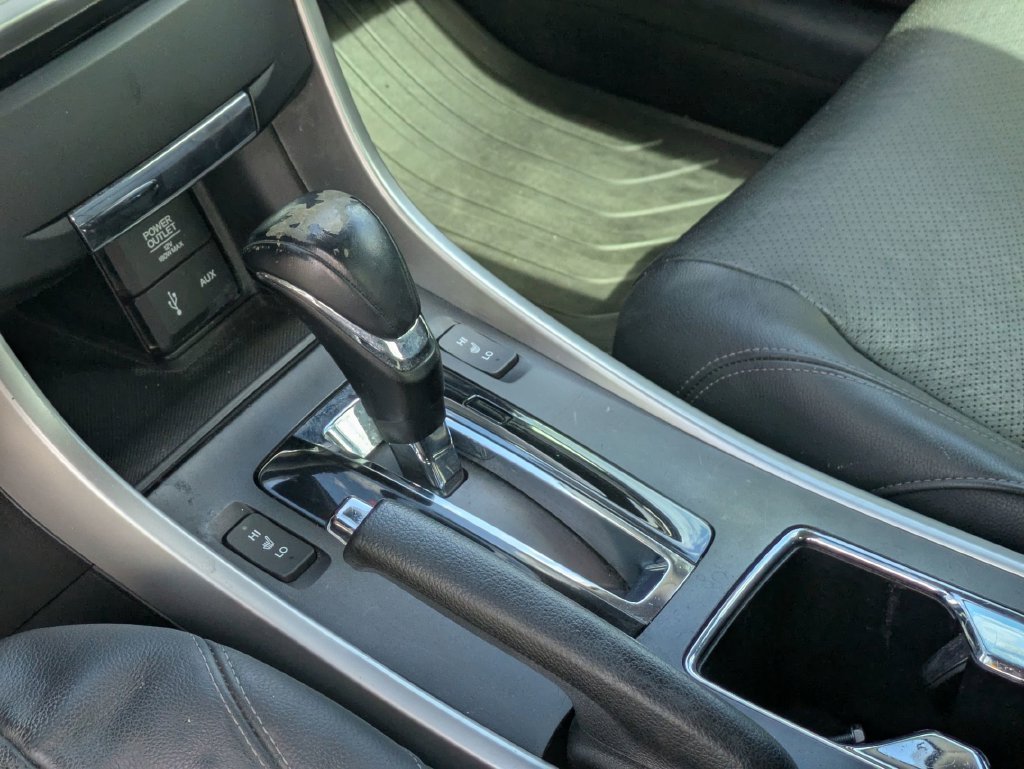 Used 2015 Black Honda EX-L image 21