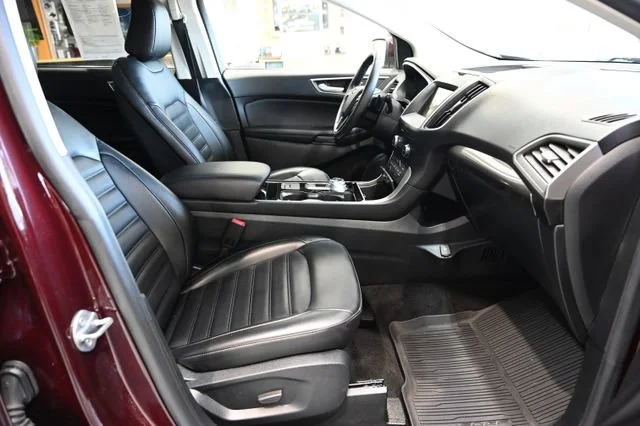 Used 2020 Red Ford SEL image 10
