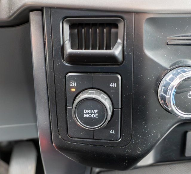Used 2024 Oxford White Ford XLT image 25