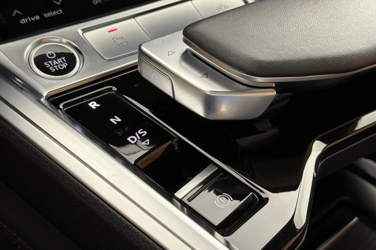 Used 2022 Navarra Blue Metallic Audi Chronos quattro image 21