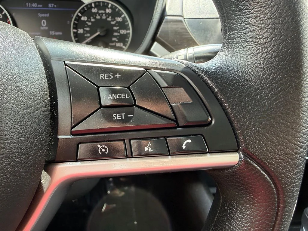Used 2025 White Nissan 2.5 SV image 15