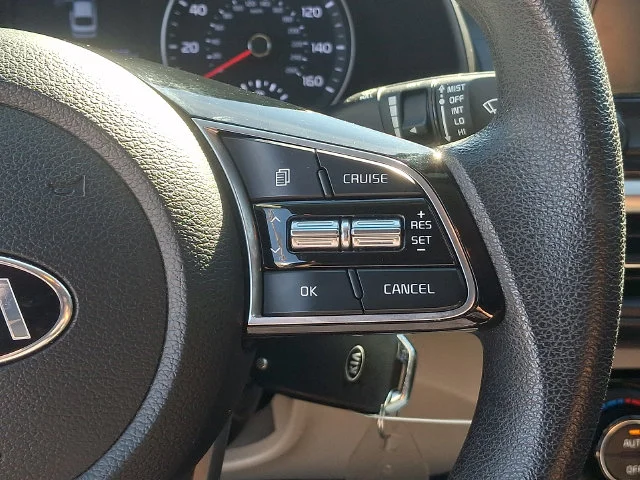 Used 2019 Black Kia LXS image 22