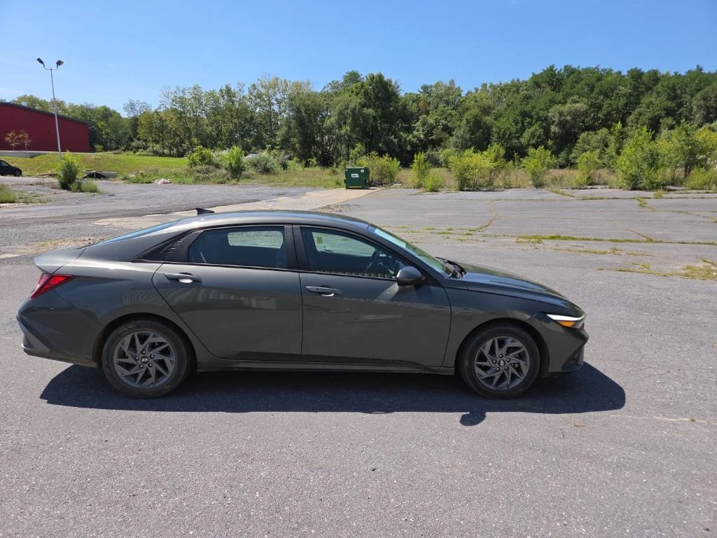 Certified Used 2024 Gray Hyundai SEL image 4