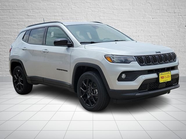 New 2026 Silver Zynith Metallic Clear-Coat Exterior Paint Jeep Latitude image 6