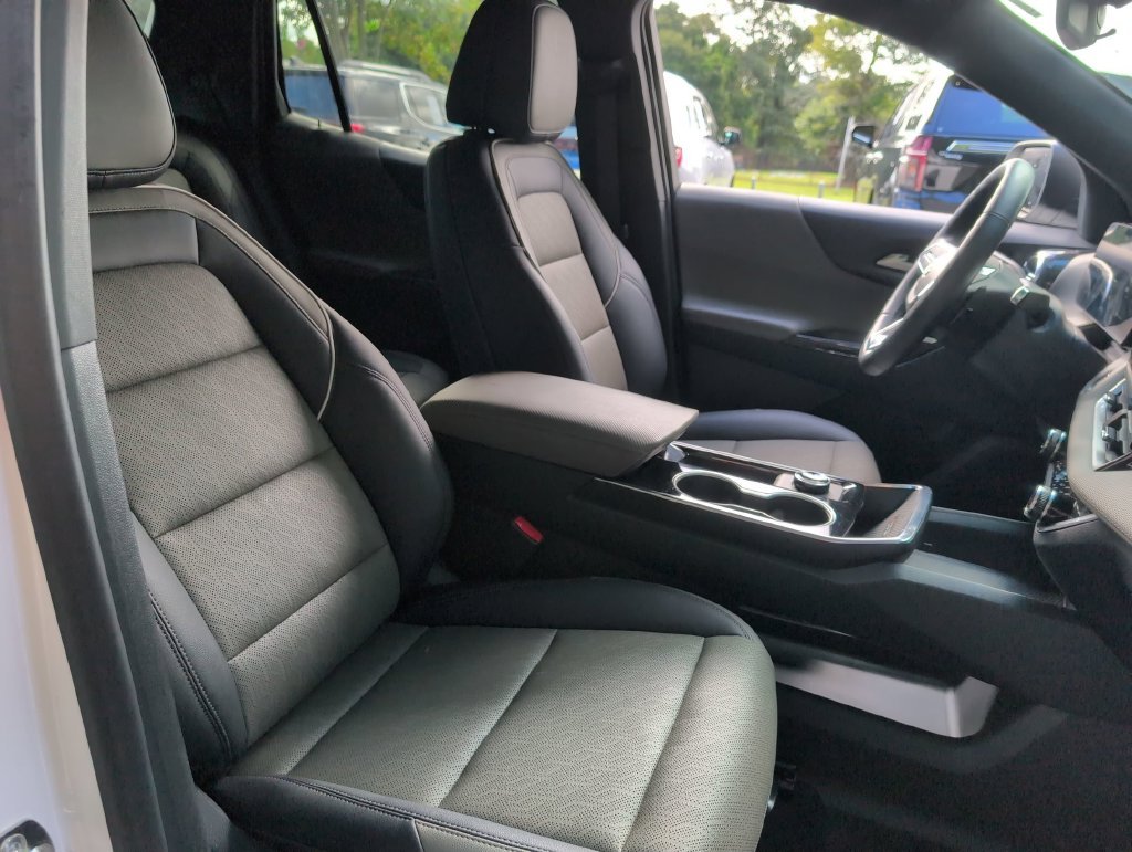 Used 2026 White Chevrolet LT image 31