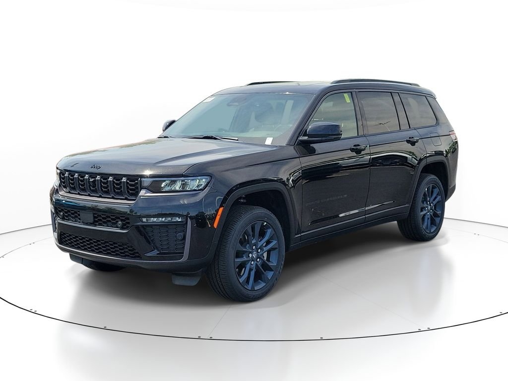 New 2026 Diamond Black Crystal Pearl-Coat Exterior Paint Jeep Limited image 2