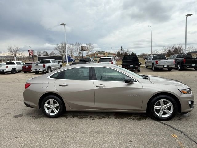 Used 2022 Chevrolet Malibu 1LS with VIN 1G1ZB5ST8NF204760 for sale in Rochester, Minnesota