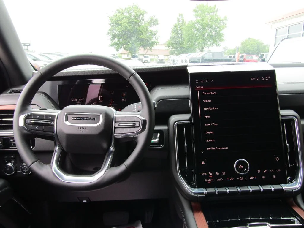 Used 2025 Summit White GMC Denali image 5