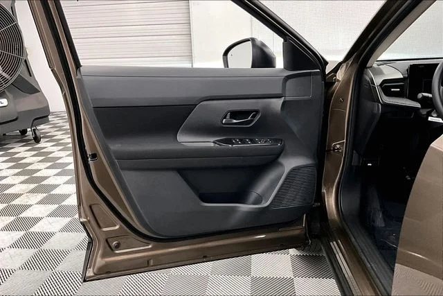 New 2026 Canyon Bronze Metallic Nissan S image 31