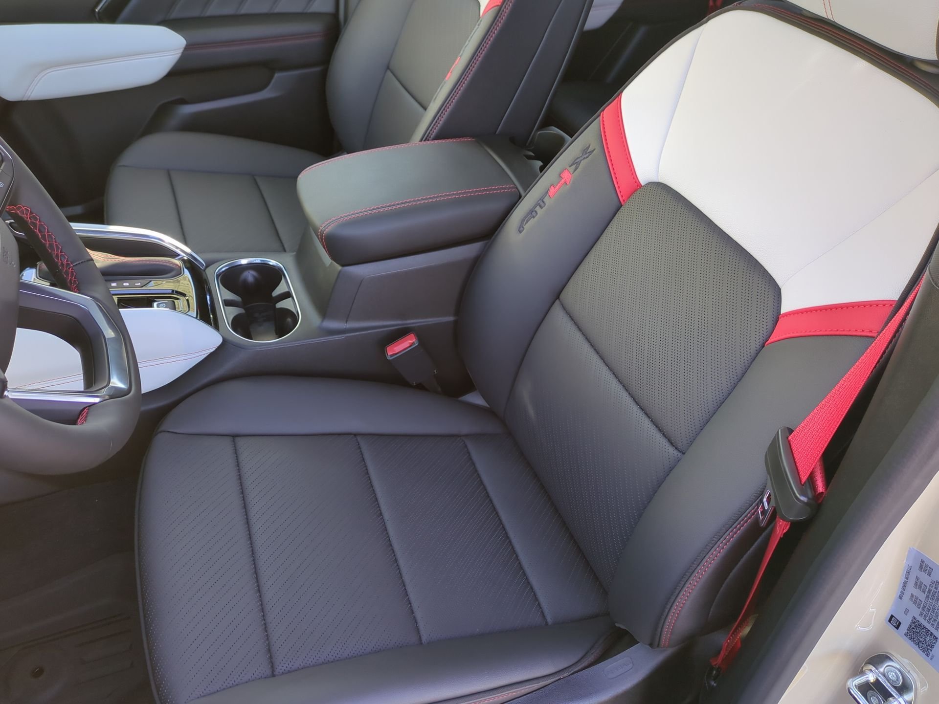 2023 GMC Canyon AT4X - Photo 21