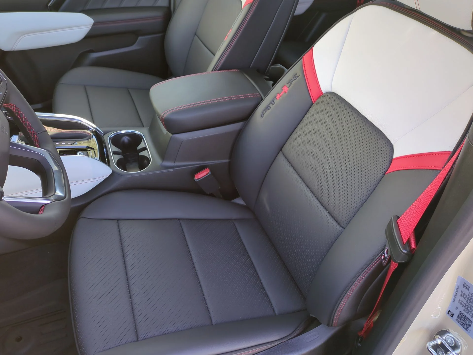 2023 GMC Canyon AT4X - Photo 21