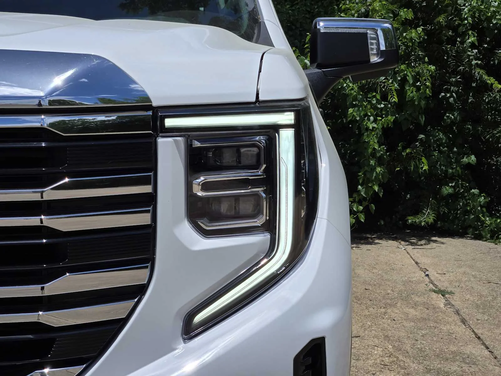 2026 GMC Sierra 1500 SLT - Photo 5