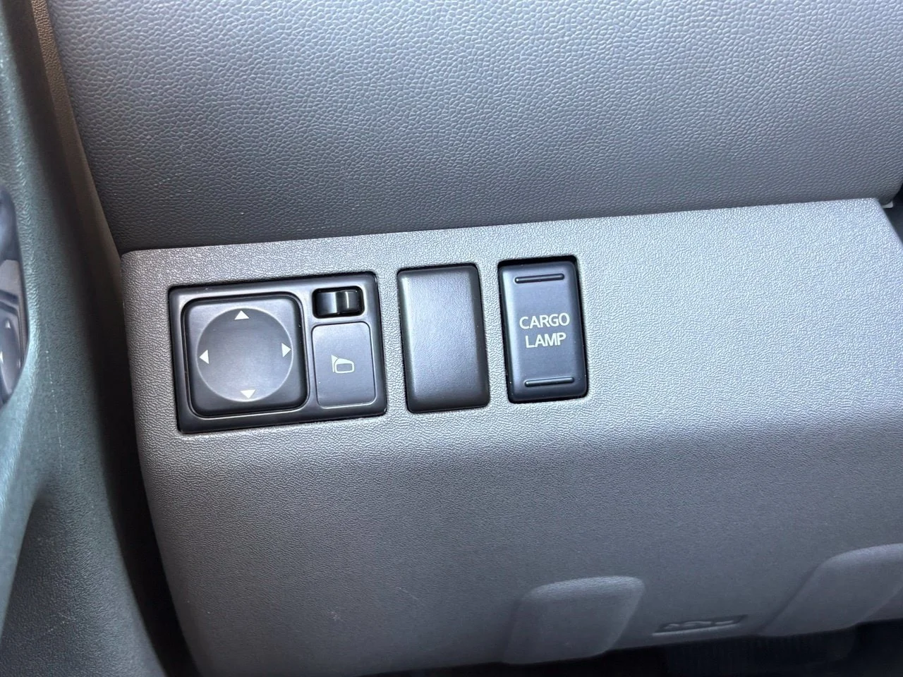 Used 2018 Brilliant Silver Nissan SV image 31