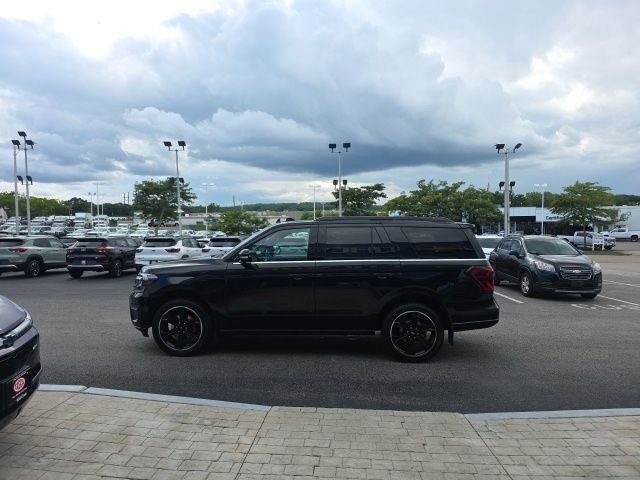 Used 2023 Black Ford Limited image 5