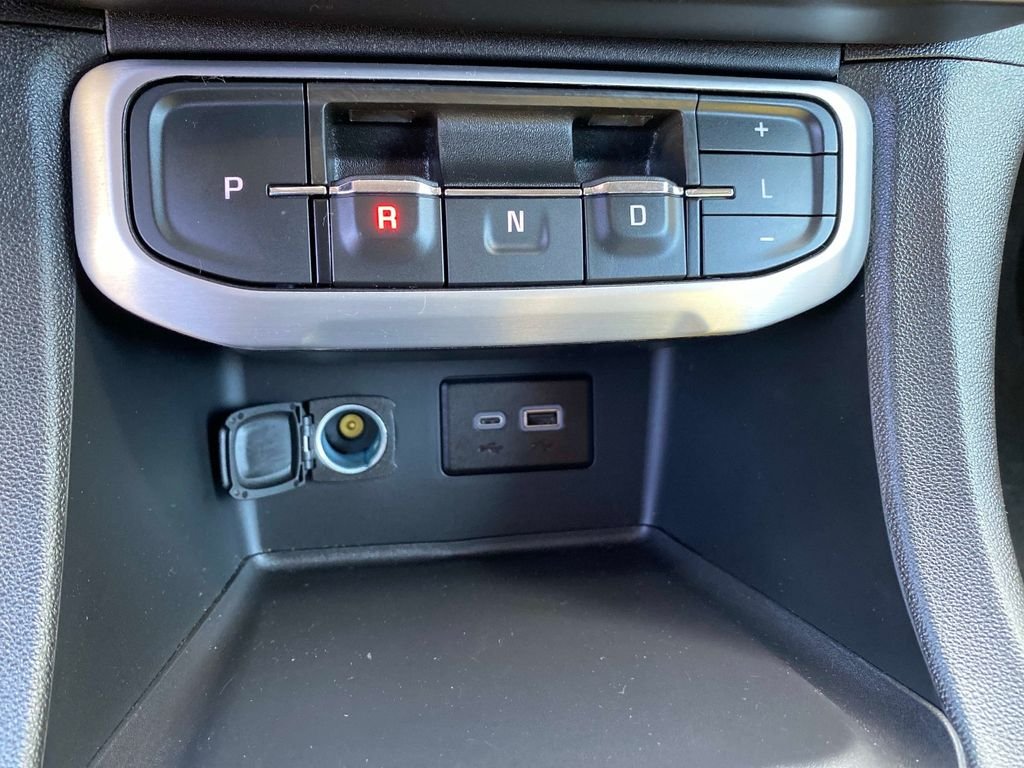 Used 2023 Silver GMC SLE image 17
