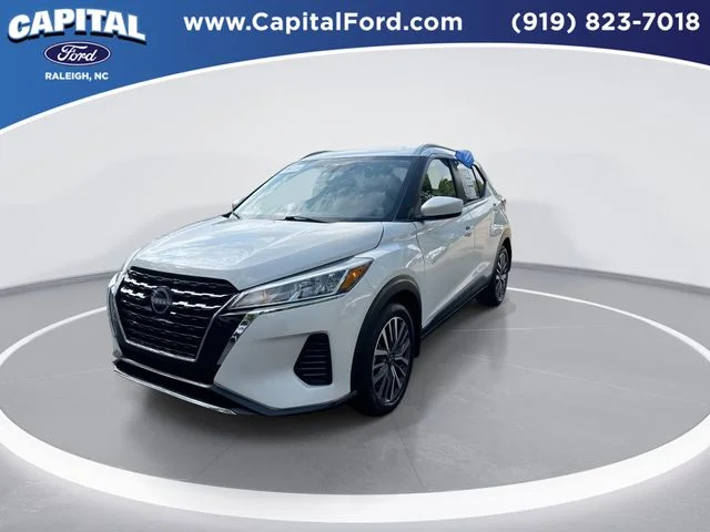 Used 2024 White Nissan SV image 4