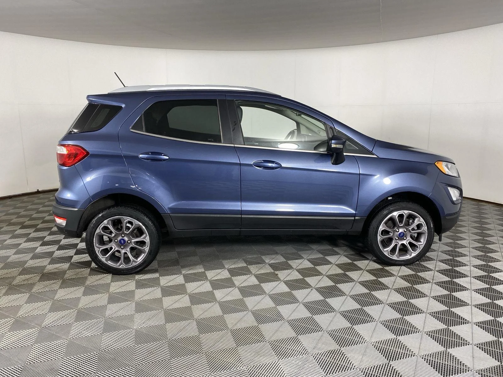 Used 2022 Blue Ford Titanium image 11