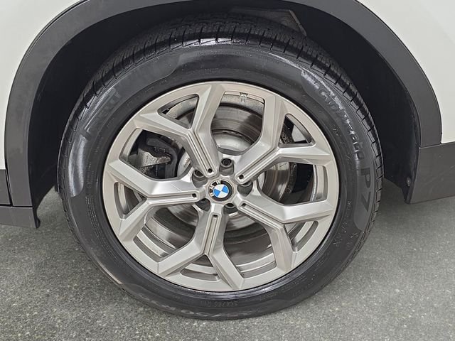 Used 2021 Mineral White Metallic BMW xDrive30i image 31