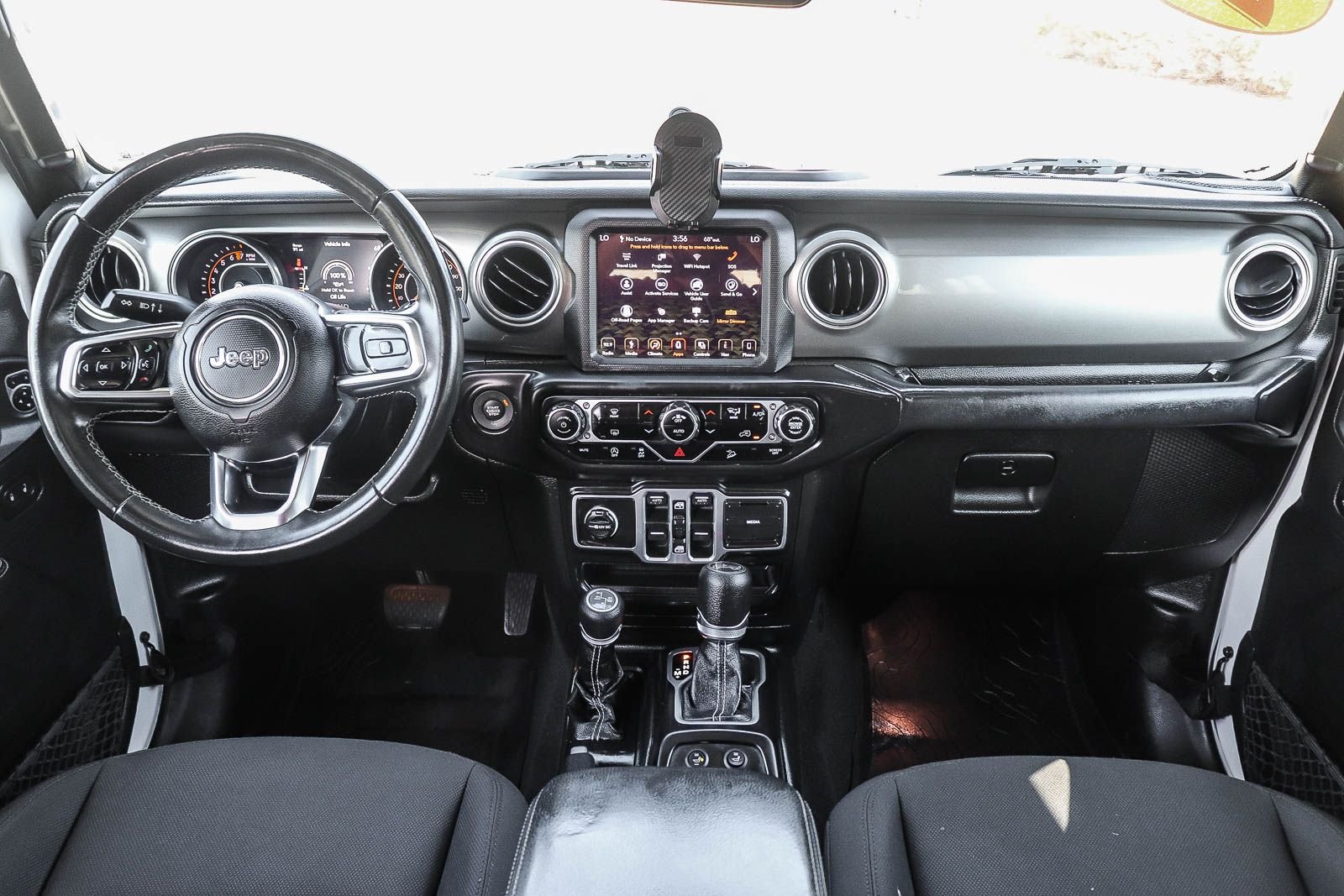 Used 2018 Bright White Clearcoat Jeep Unlimited Sahara image 15
