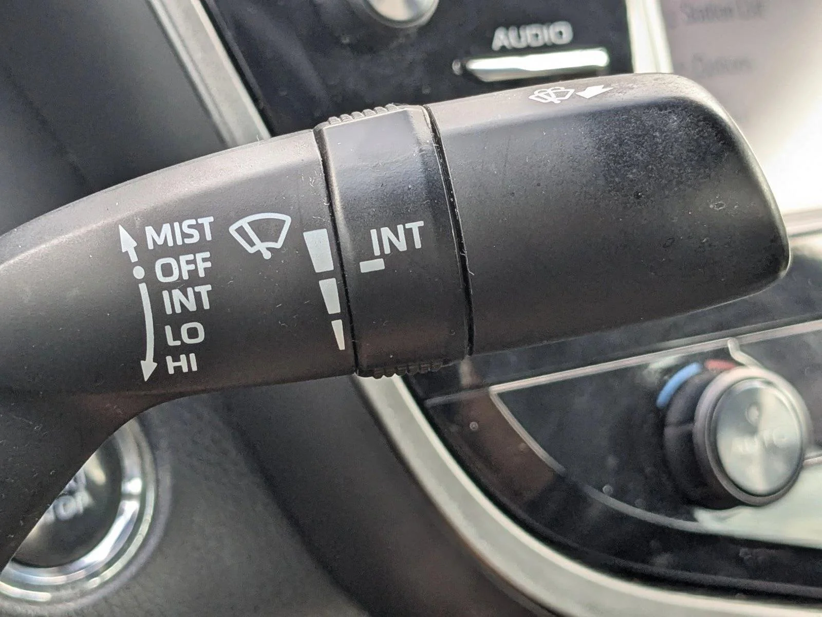 Used 2018 Galactic Aqua Mica Toyota SE image 14