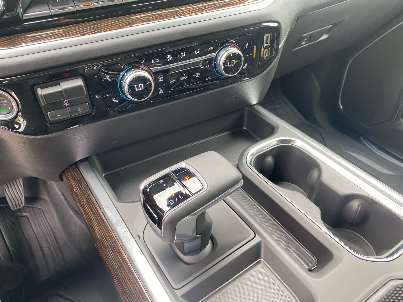 New 2026 Sterling Metallic GMC Elevation image 18