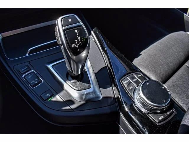 Used 2019 Glacier Silver BMW i xDrive All-wheel Drive image 18