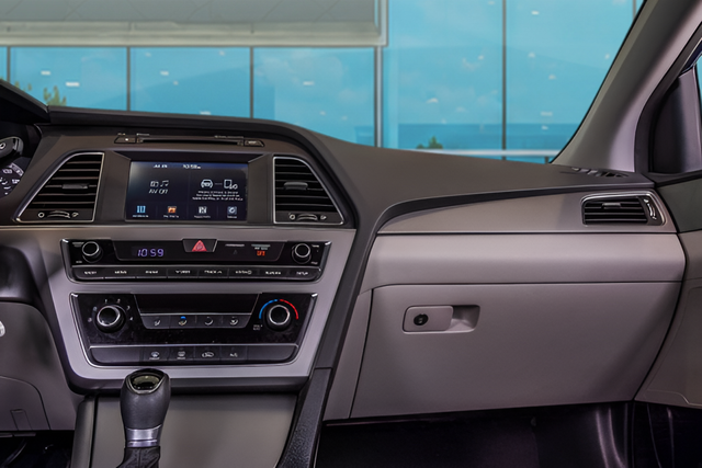 Used 2017 Blue Hyundai SE image 14