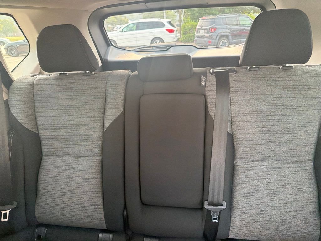 Used 2022 White Nissan S image 14