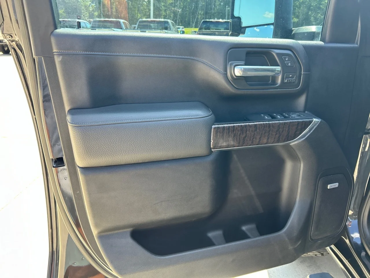 Used 2020 CARBON BLACK METALLIC GMC Denali image 11