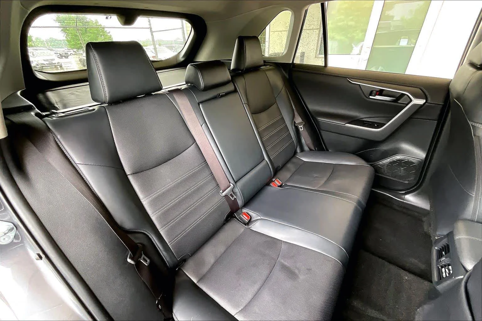 Used 2020 Magnetic Gray Metallic Toyota Hybrid Limited image 18