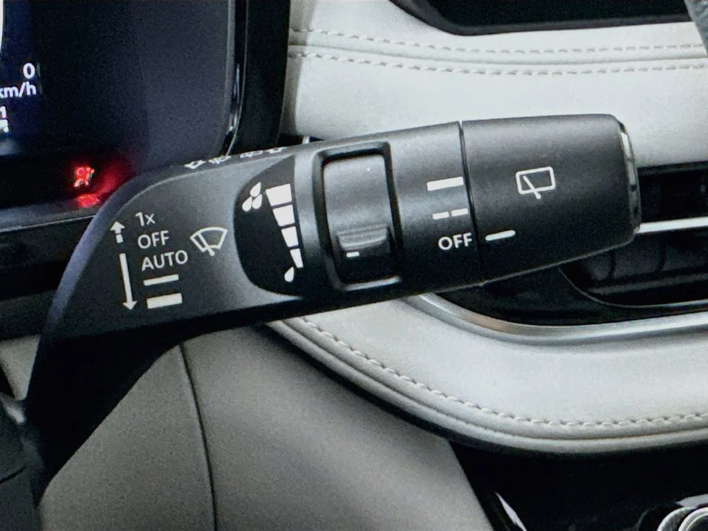 Certified Used 2027 White INFINITI LUXE image 16