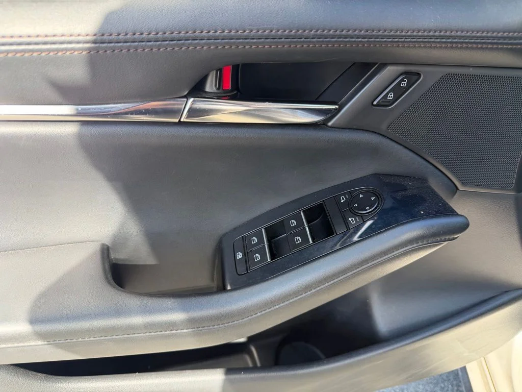 Used 2023 Silver Mazda 2.5 S Preferred Package image 18