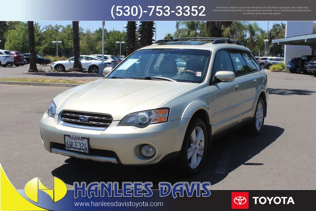 Used 2005  Subaru 3.0R image 3