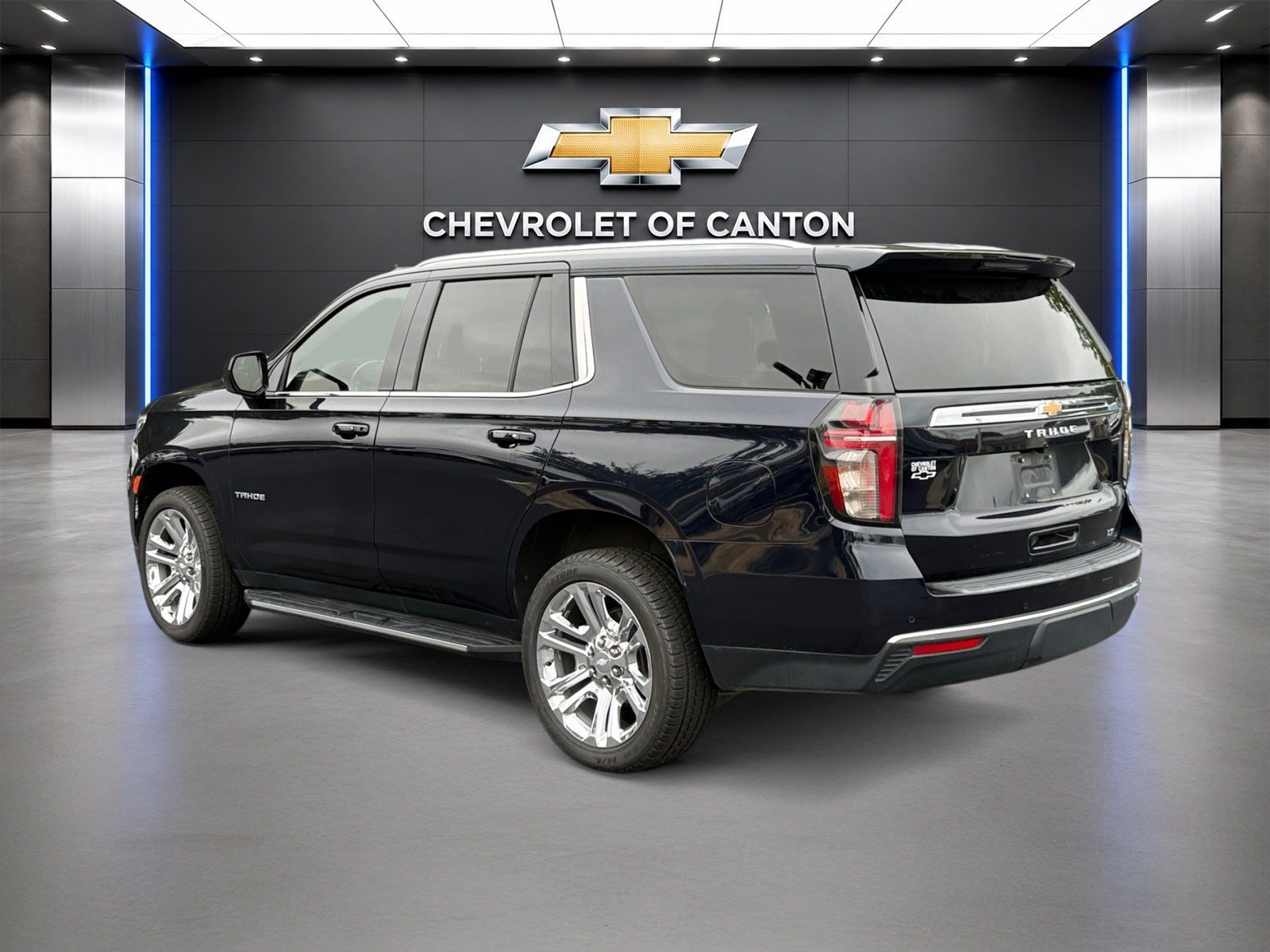 Used 2023 Midnight Blue Metallic Chevrolet LT image 7