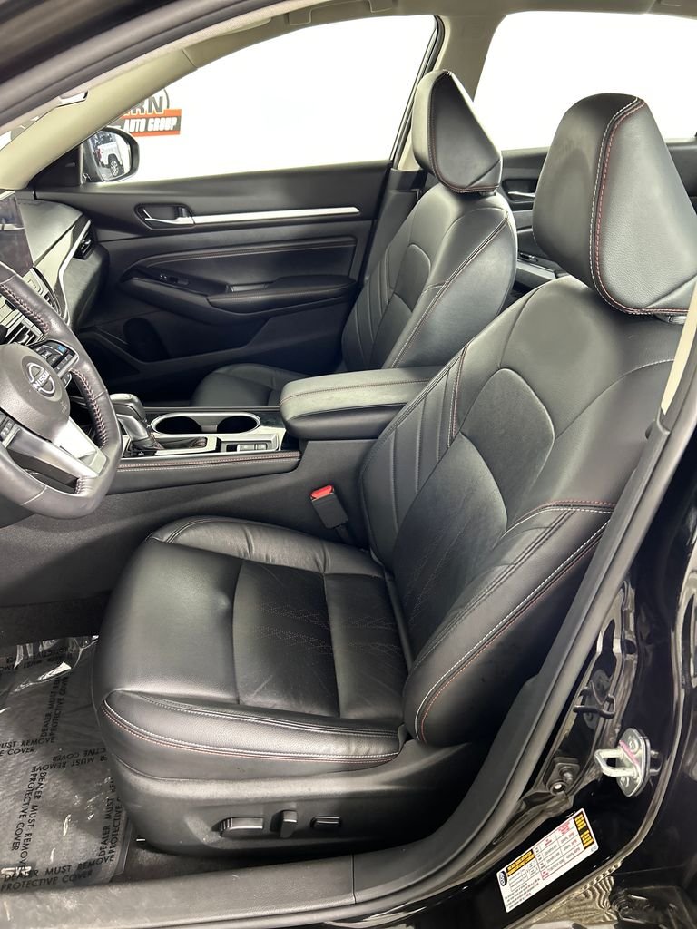 Used 2023 Black Nissan 2.0 SR image 13