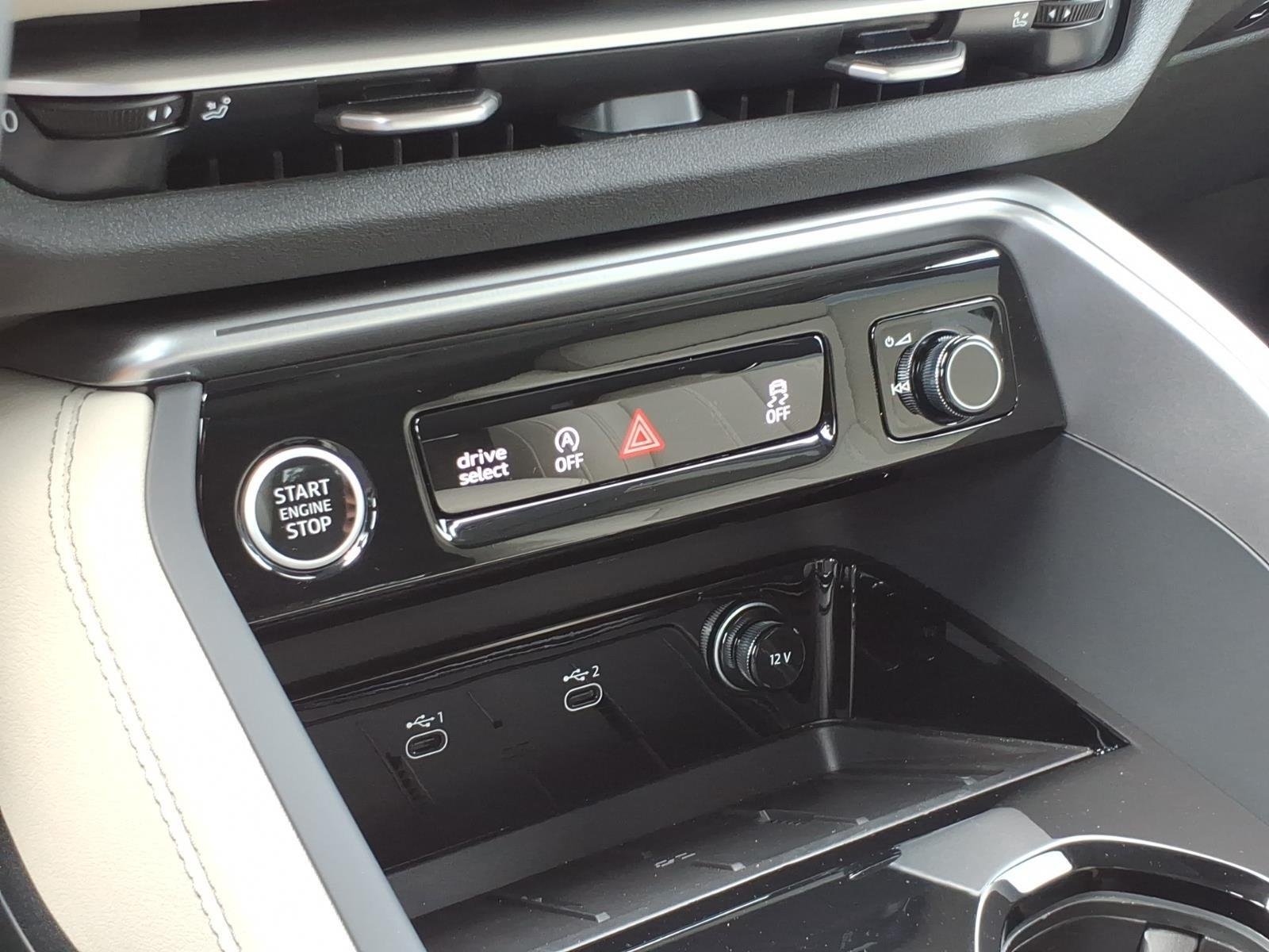 Used 2025 Daytona Gray Pearl Effect Audi S line Premium image 19