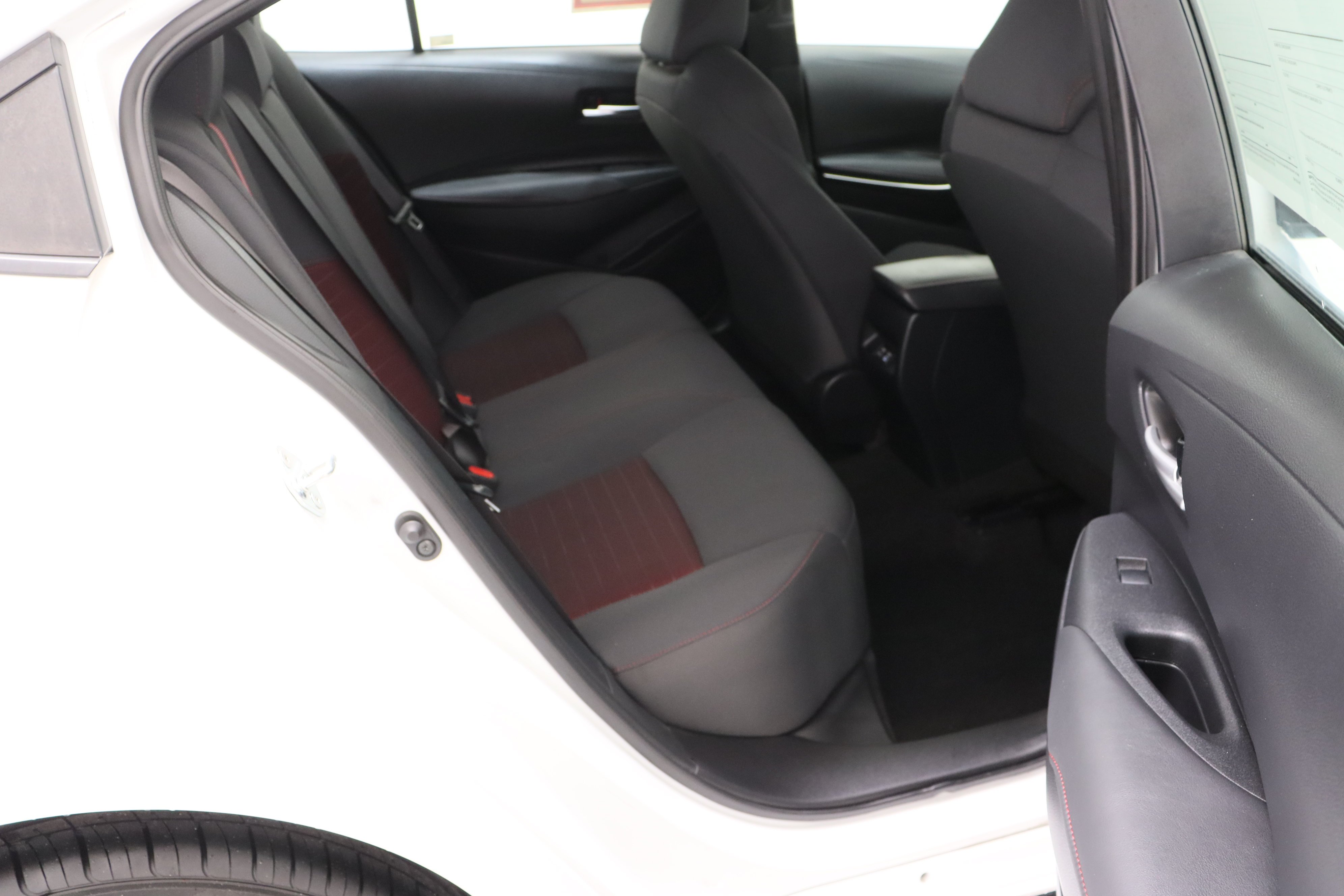 Used 2023 Wind Chill Pearl Toyota SE 2.0L image 31