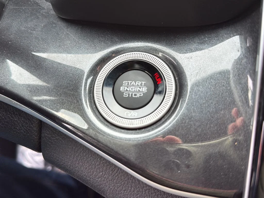 Used 2021 White Jeep Altitude image 20