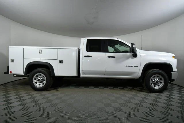 New 2026 Summit White Chevrolet WT image 15