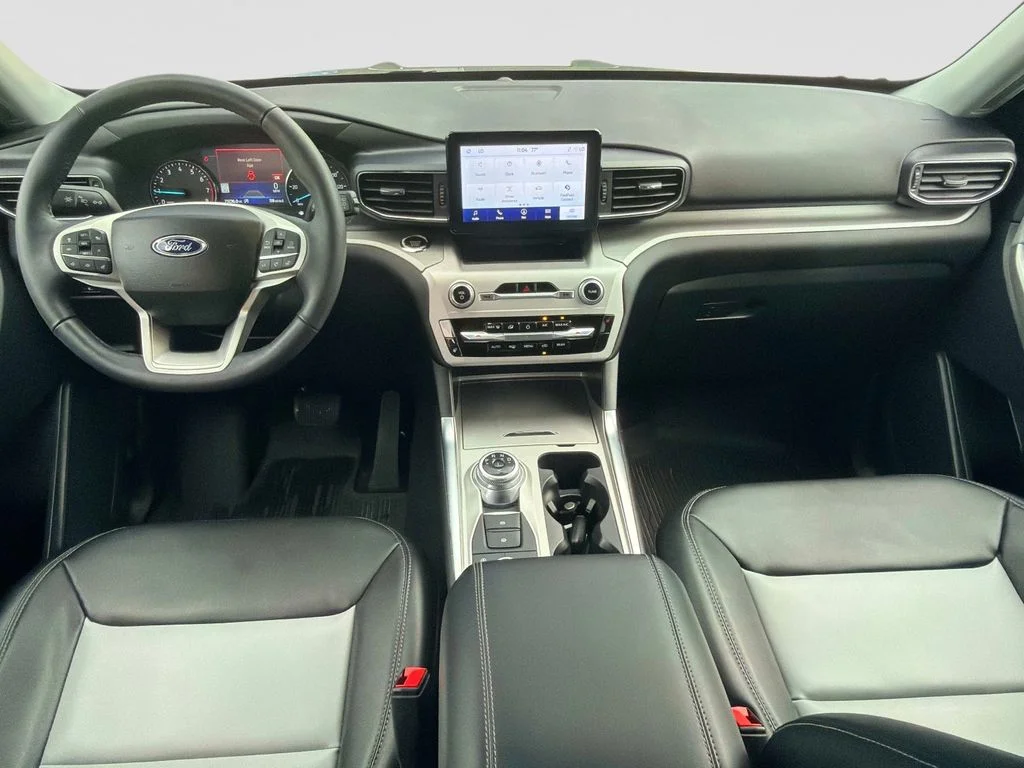 Used 2024 Gray Ford XLT image 16