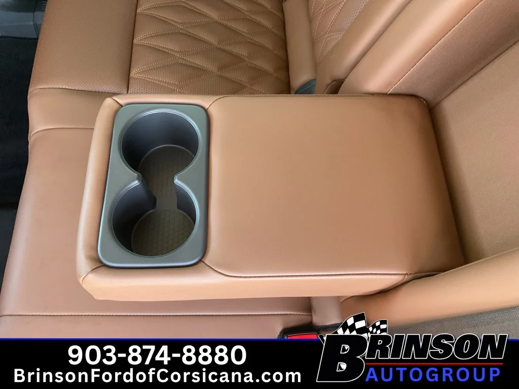 Used 2026 White / Black Nissan Platinum image 18