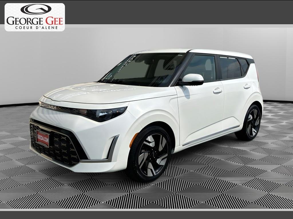 Used 2023 Snow White Pearl Kia GT-Line image 1