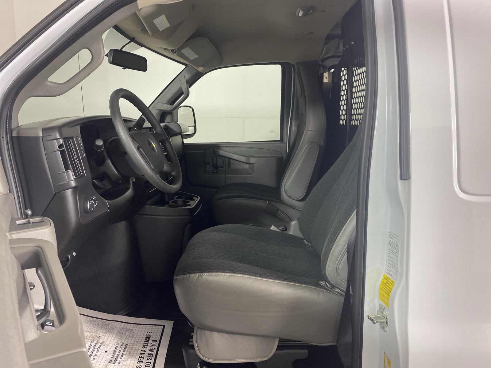 Used 2025 Summit White Chevrolet Work Van image 14