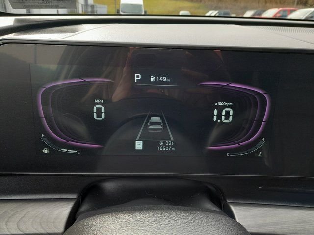 Used 2023 White Kia X-Line image 12